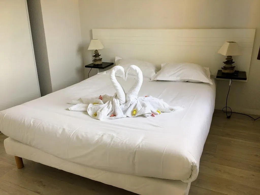 Chambre avec lits préparés
